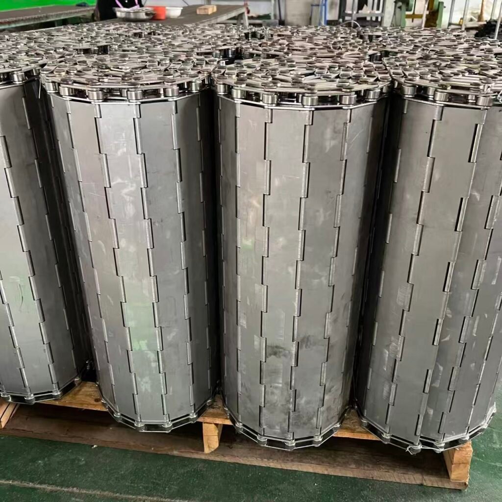 Heavy duty chain plate conveyor belt for industrial assembly line